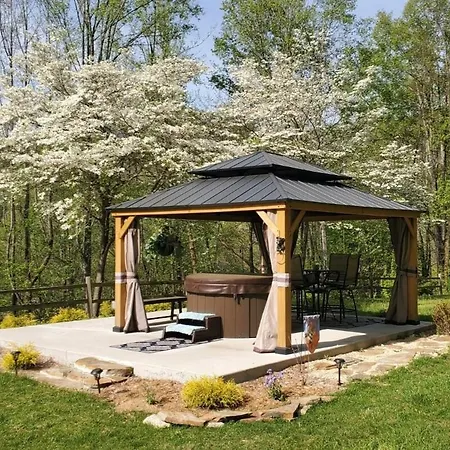 Halfback Ridge-Heart Of Maggie Valley-Hot Tub-Fenced Pet Area-Gazebo-Views